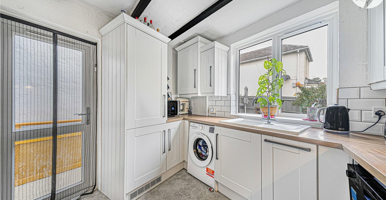 3 bedroom house for sale in Swanscombe | Robinson Jackson