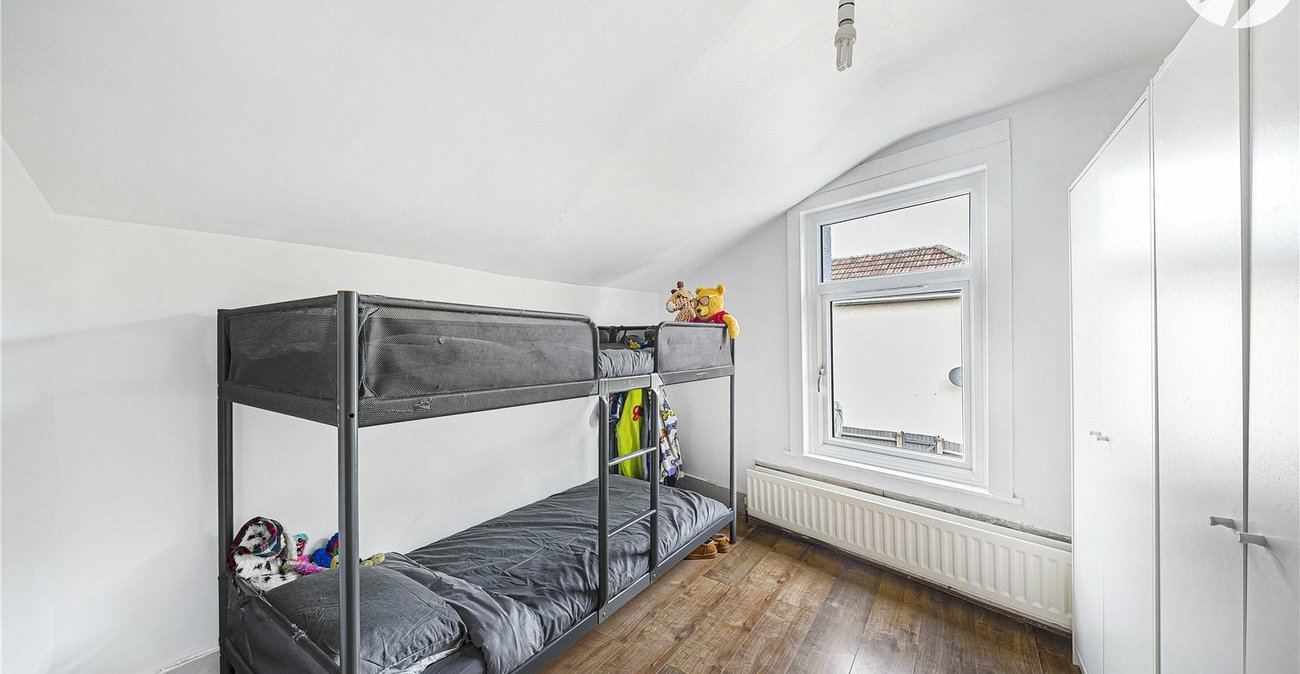 3 bedroom house for sale in Swanscombe | Robinson Jackson