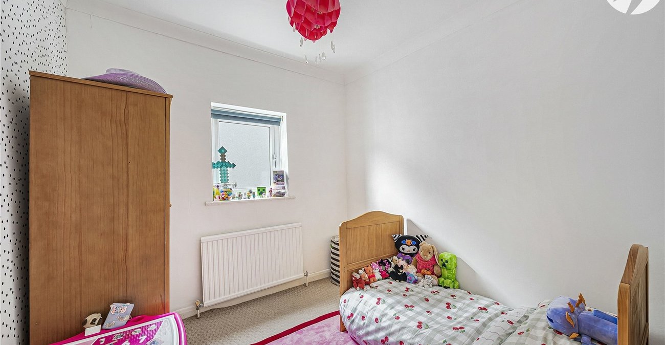 3 bedroom house for sale in Swanscombe | Robinson Jackson