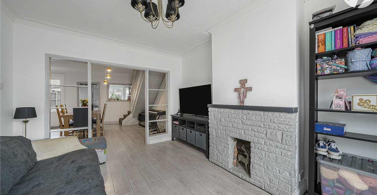 3 bedroom house for sale in Swanscombe | Robinson Jackson