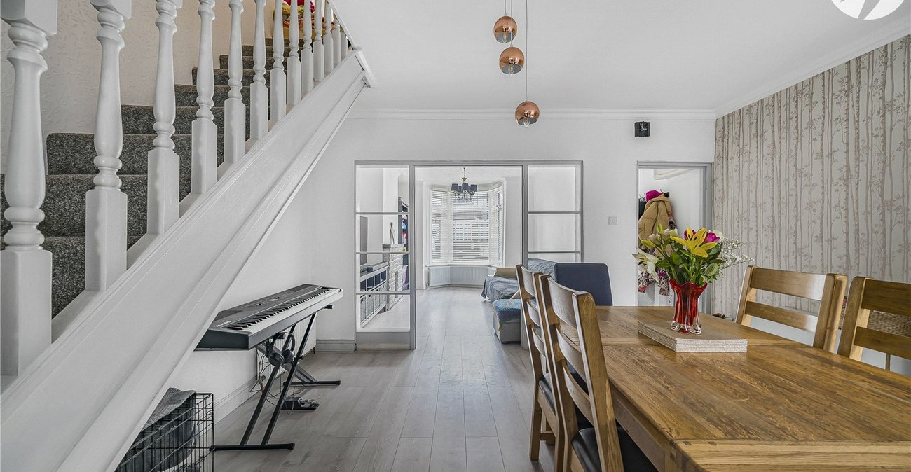 3 bedroom house for sale in Swanscombe | Robinson Jackson