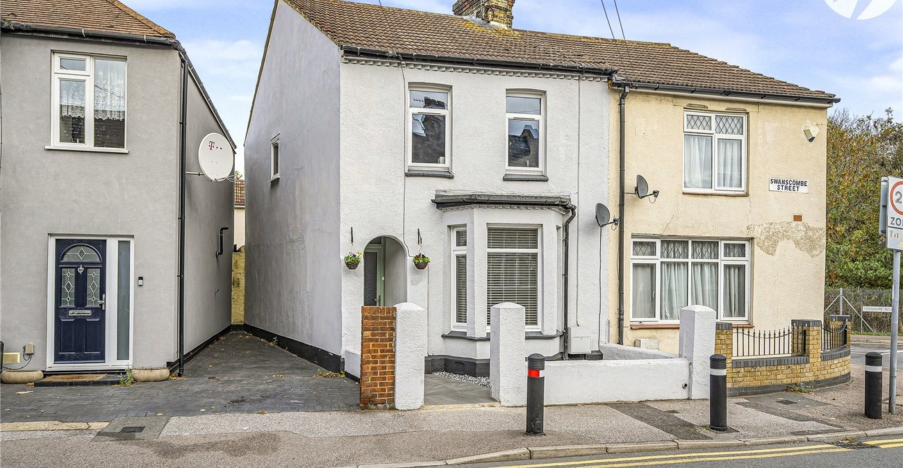 3 bedroom house for sale in Swanscombe | Robinson Jackson