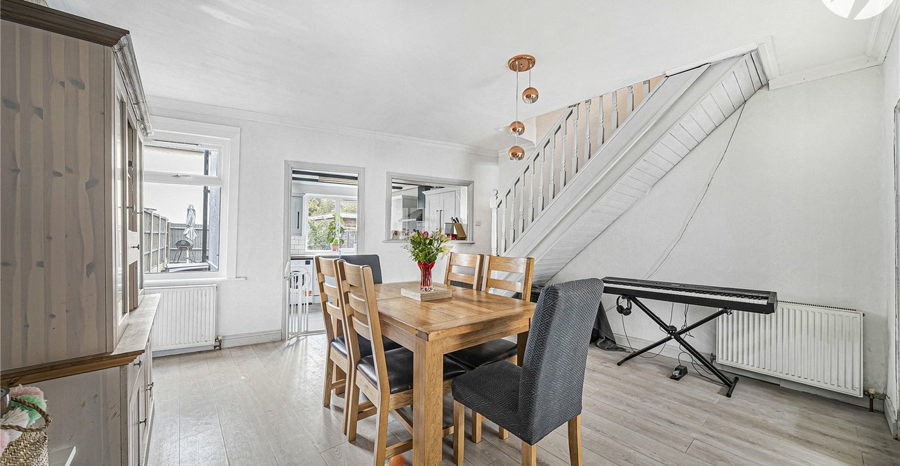 3 bedroom house for sale in Swanscombe | Robinson Jackson