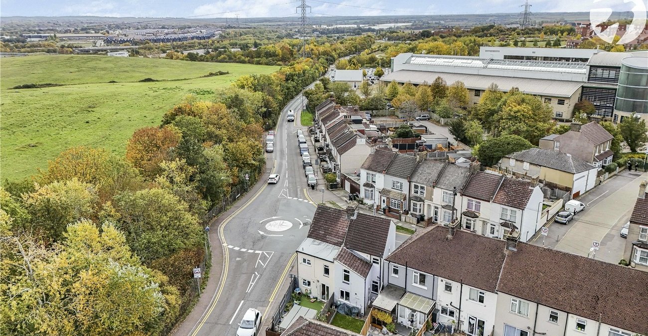 3 bedroom house for sale in Swanscombe | Robinson Jackson