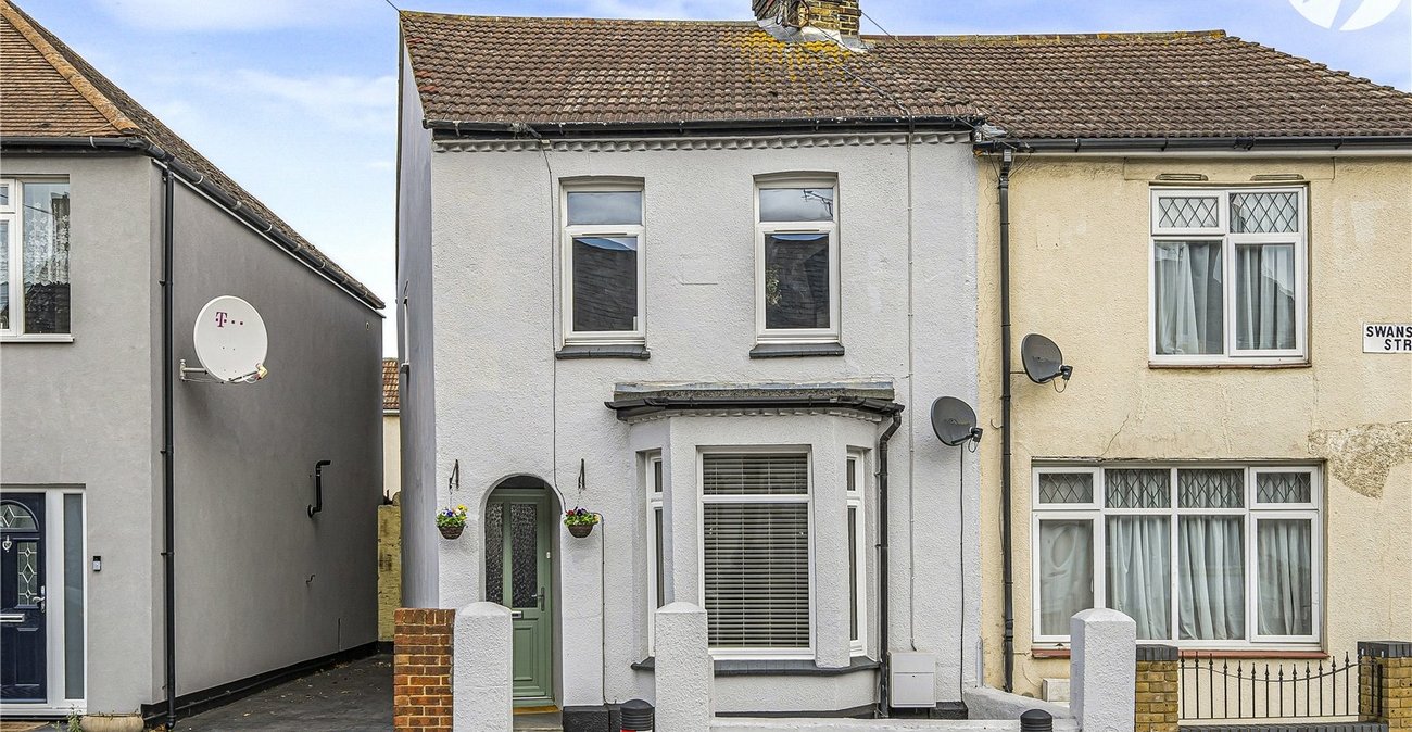3 bedroom house for sale in Swanscombe | Robinson Jackson