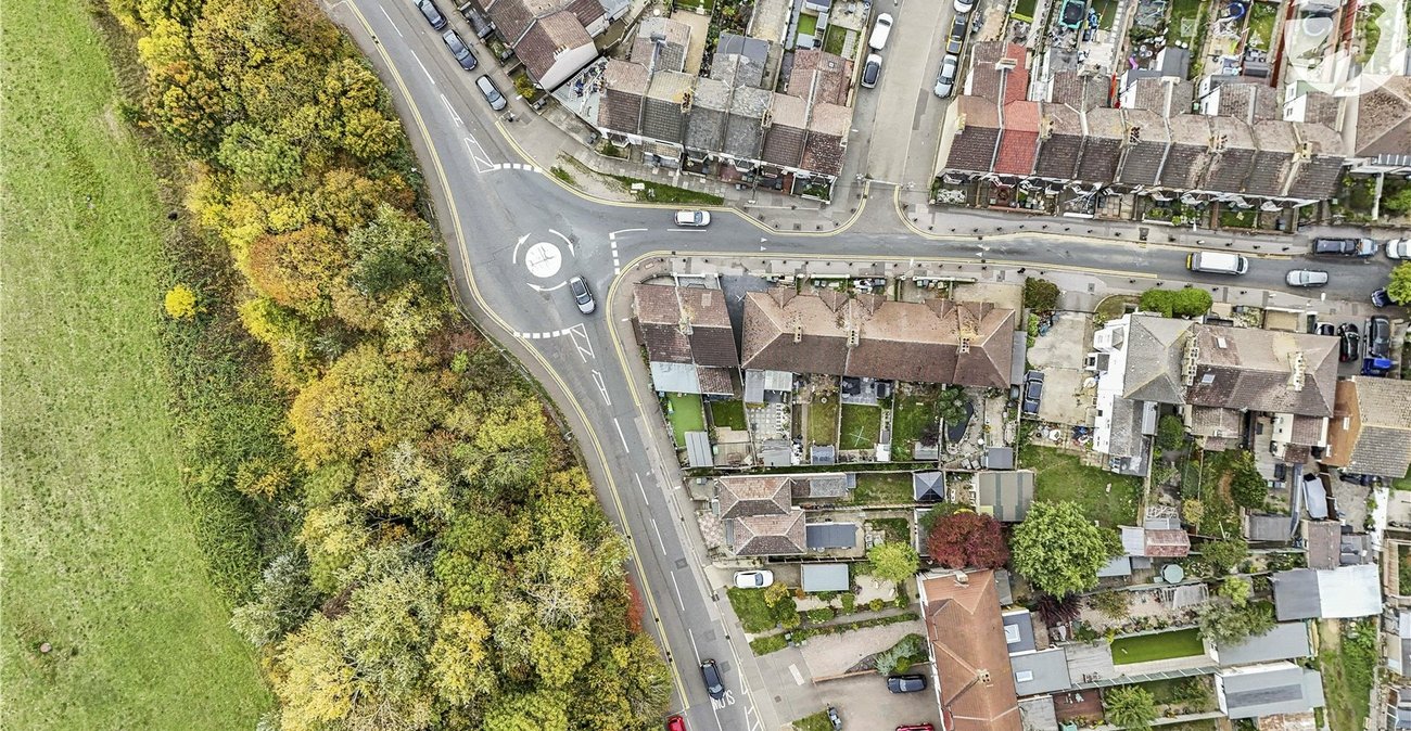 3 bedroom house for sale in Swanscombe | Robinson Jackson