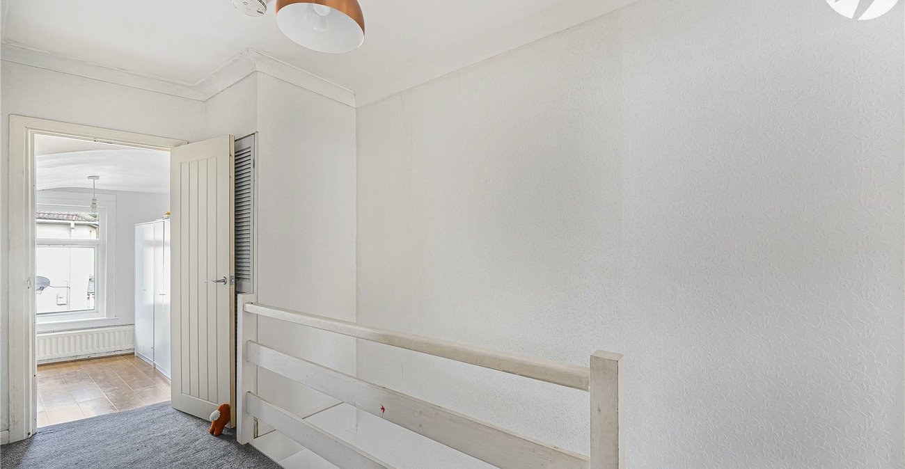 3 bedroom house for sale in Swanscombe | Robinson Jackson