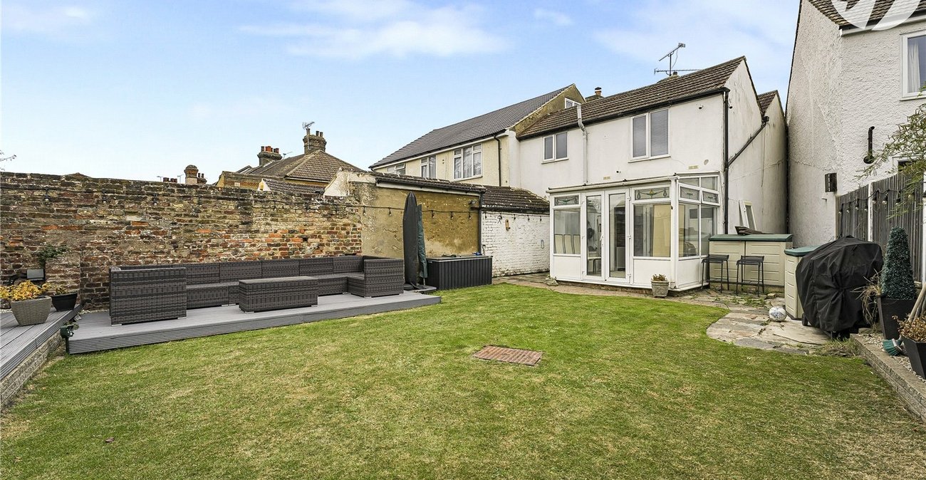 3 bedroom house for sale in Swanscombe | Robinson Jackson