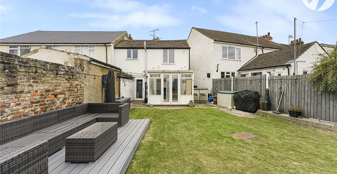 3 bedroom house for sale in Swanscombe | Robinson Jackson