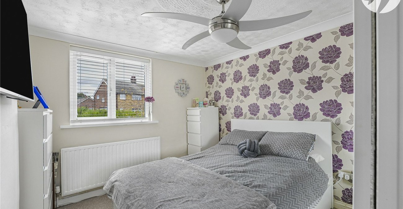 3 bedroom house for sale in Swanscombe | Robinson Jackson