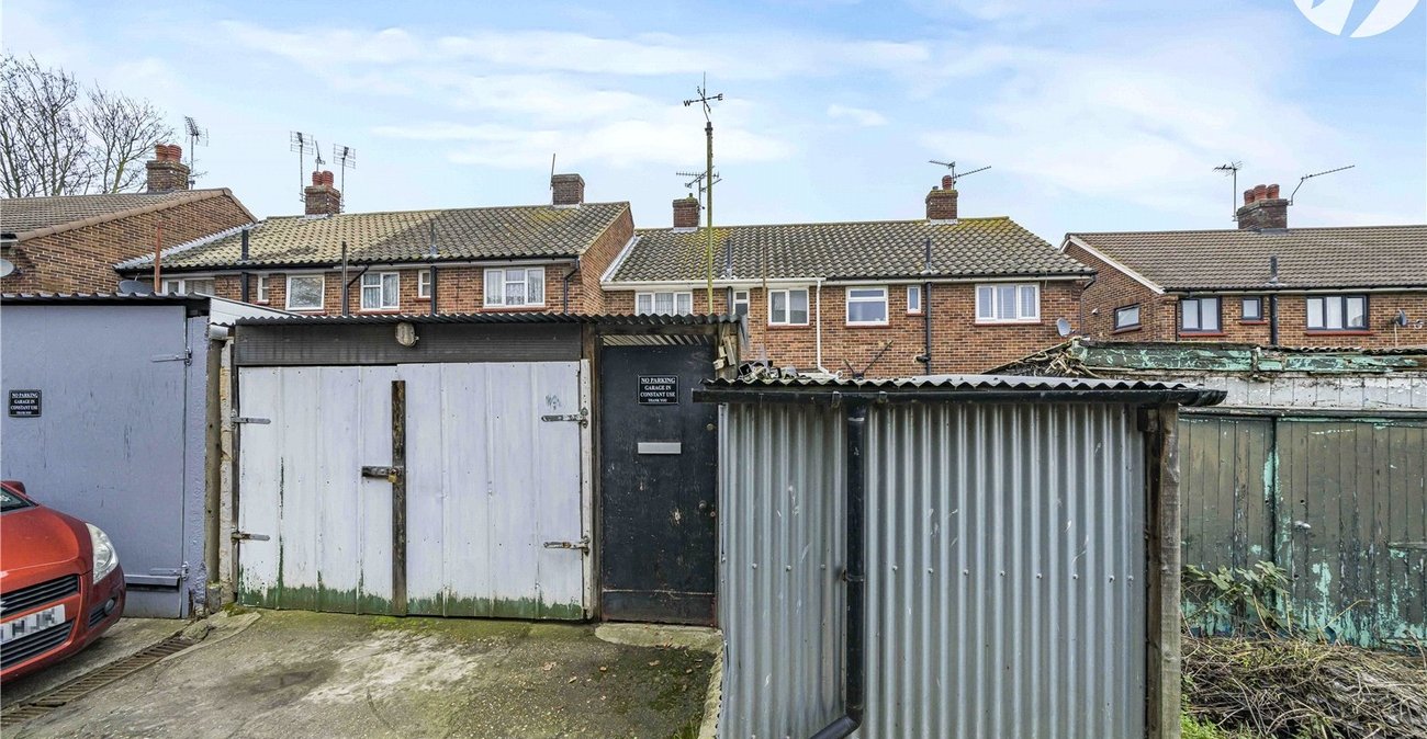 3 bedroom house for sale in Swanscombe | Robinson Jackson