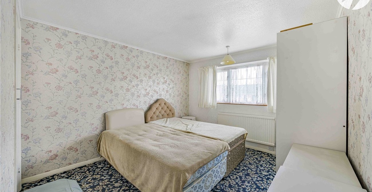 3 bedroom house for sale in Swanscombe | Robinson Jackson