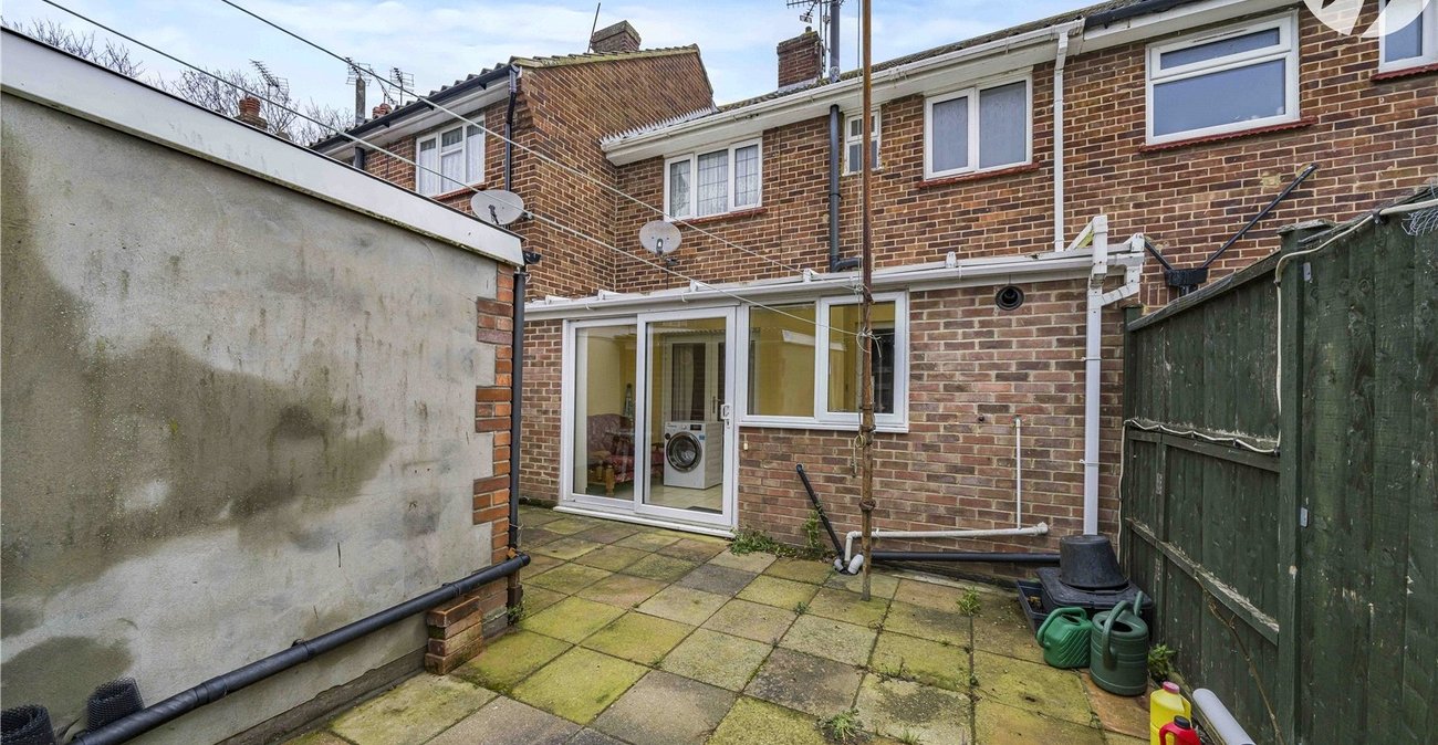3 bedroom house for sale in Swanscombe | Robinson Jackson
