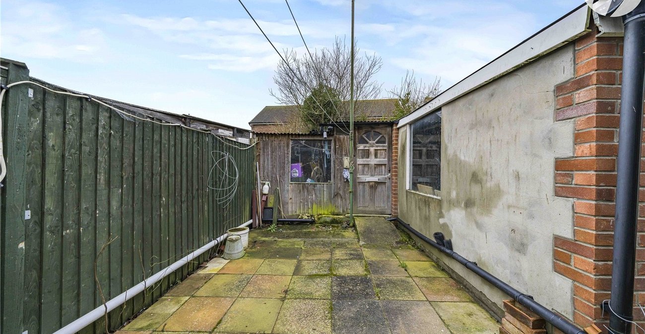 3 bedroom house for sale in Swanscombe | Robinson Jackson