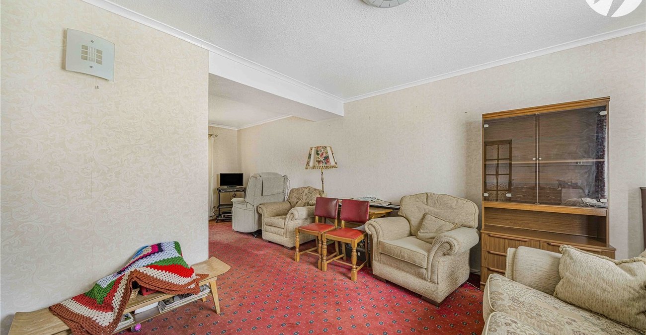 3 bedroom house for sale in Swanscombe | Robinson Jackson