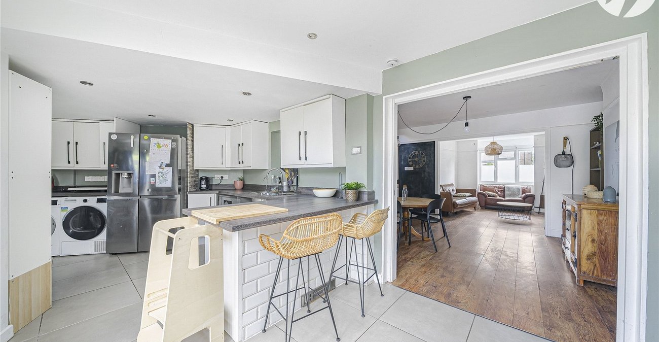3 bedroom house for sale in Swanscombe | Robinson Jackson