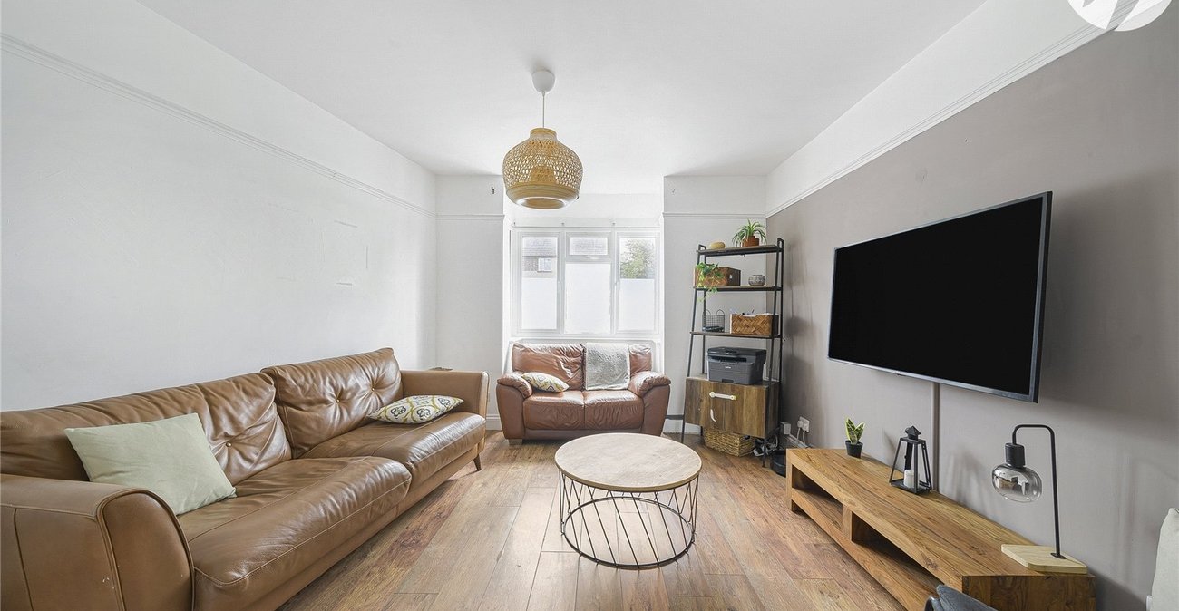 3 bedroom house for sale in Swanscombe | Robinson Jackson