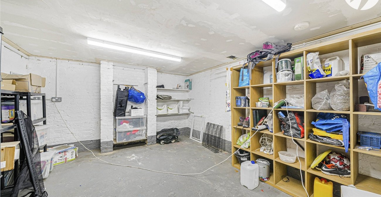 3 bedroom house for sale in Swanscombe | Robinson Jackson