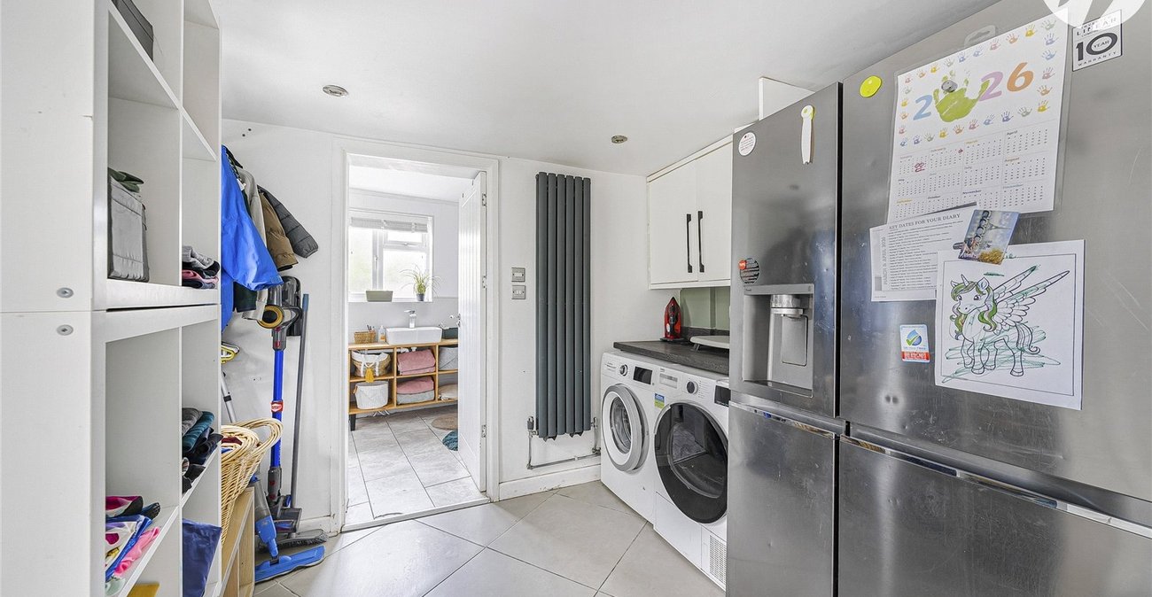 3 bedroom house for sale in Swanscombe | Robinson Jackson