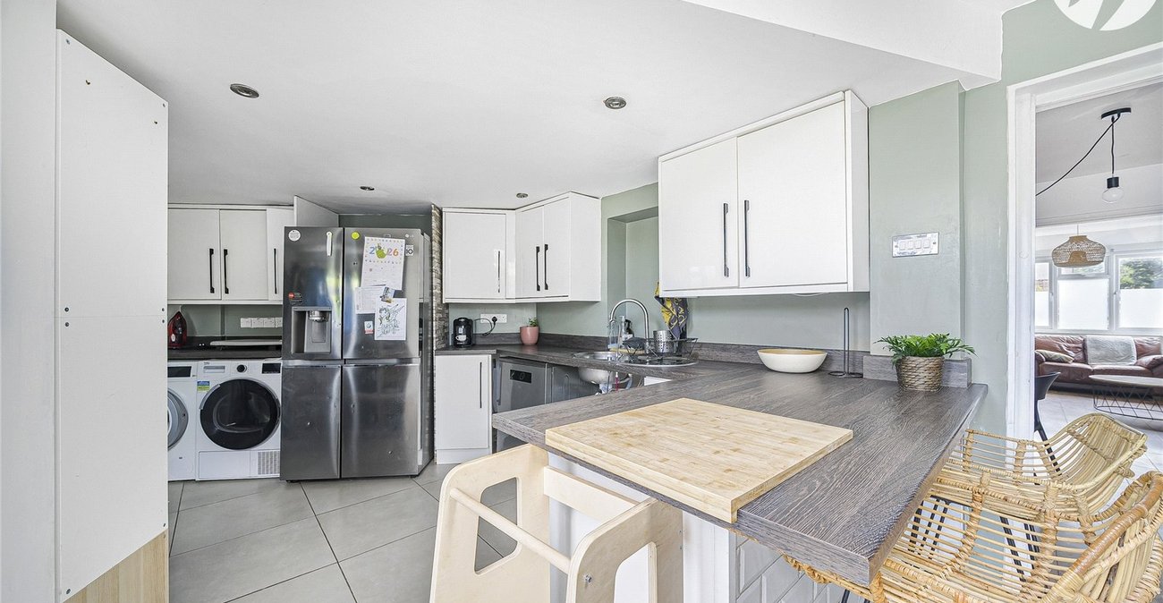 3 bedroom house for sale in Swanscombe | Robinson Jackson