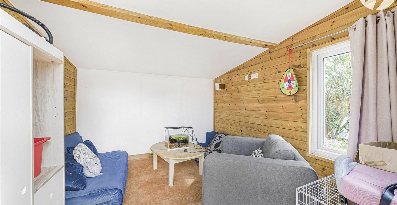 3 bedroom house for sale in Swanscombe | Robinson Jackson