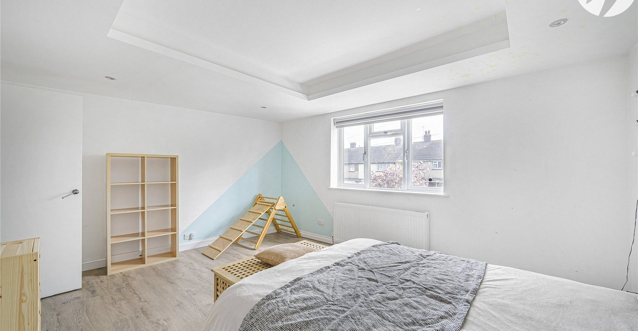 3 bedroom house for sale in Swanscombe | Robinson Jackson