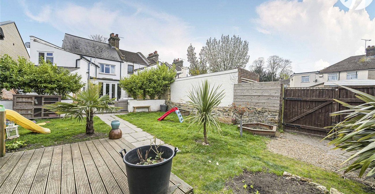 3 bedroom house for sale in Swanscombe | Robinson Jackson
