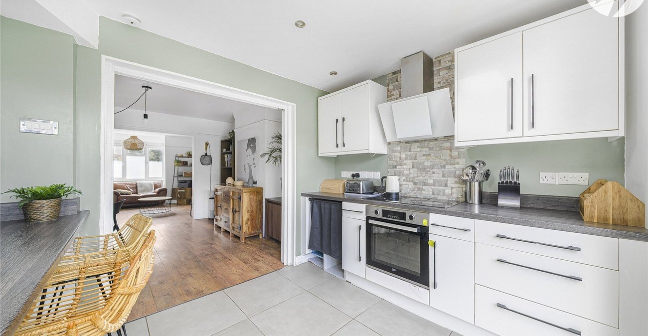 3 bedroom house for sale in Swanscombe | Robinson Jackson