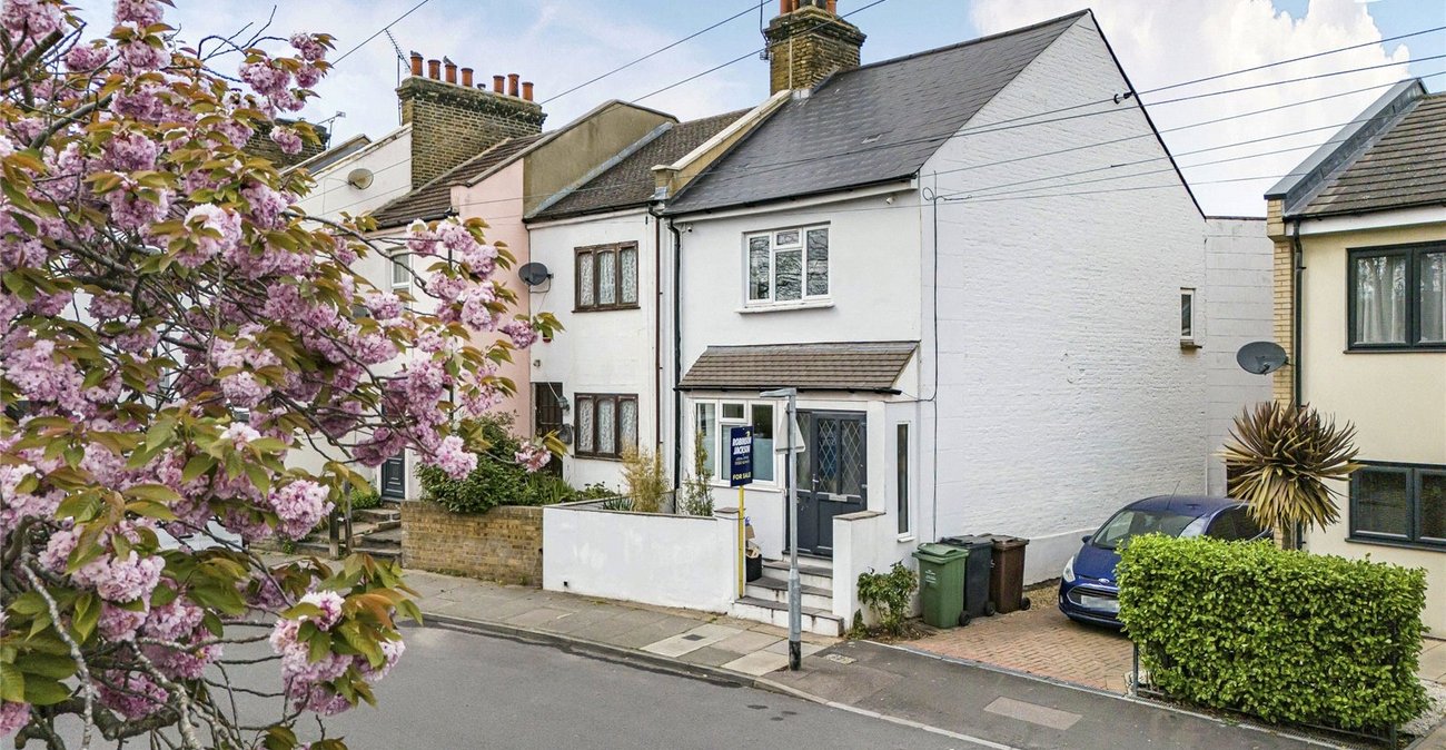 3 bedroom house for sale in Swanscombe | Robinson Jackson