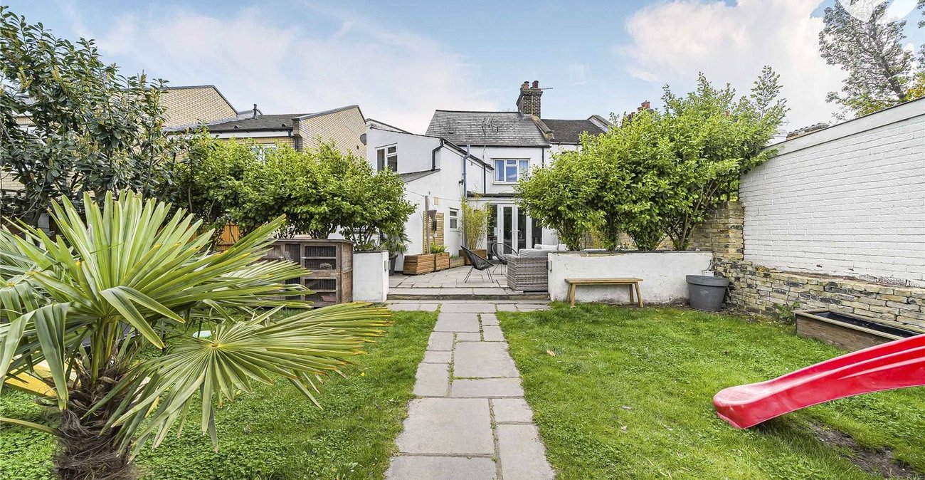 3 bedroom house for sale in Swanscombe | Robinson Jackson
