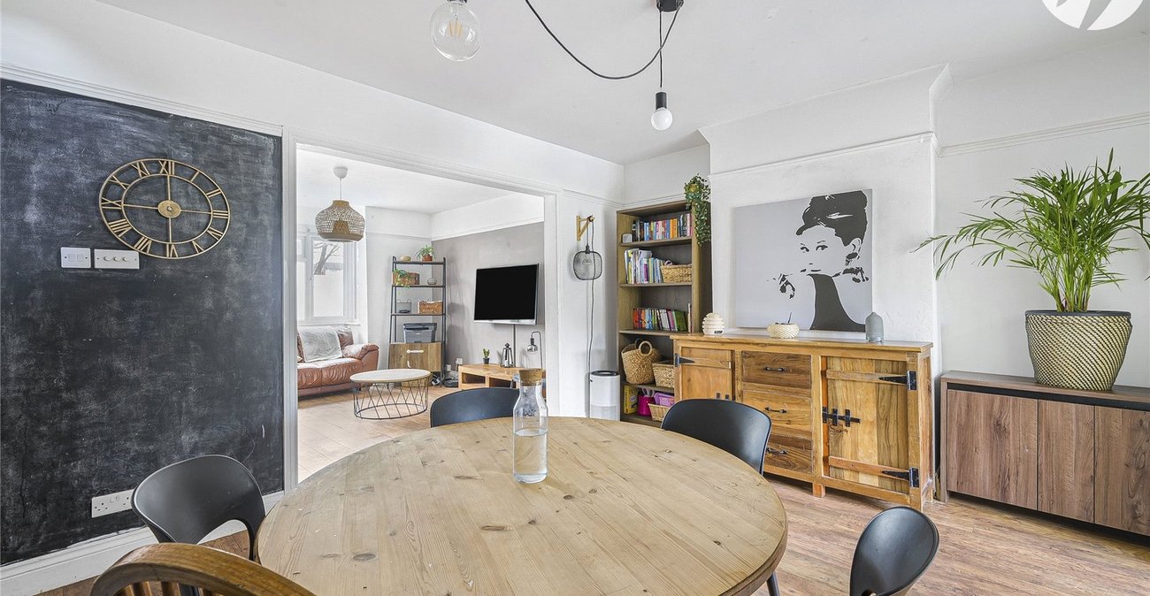 3 bedroom house for sale in Swanscombe | Robinson Jackson