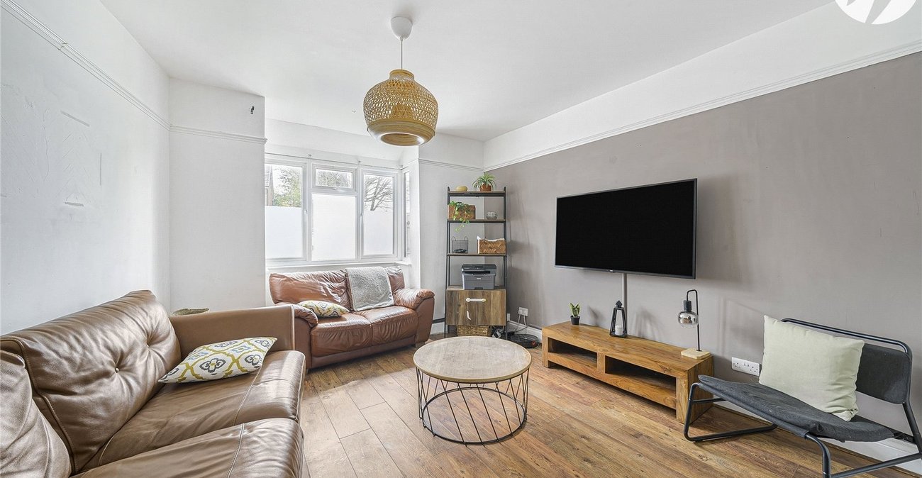 3 bedroom house for sale in Swanscombe | Robinson Jackson