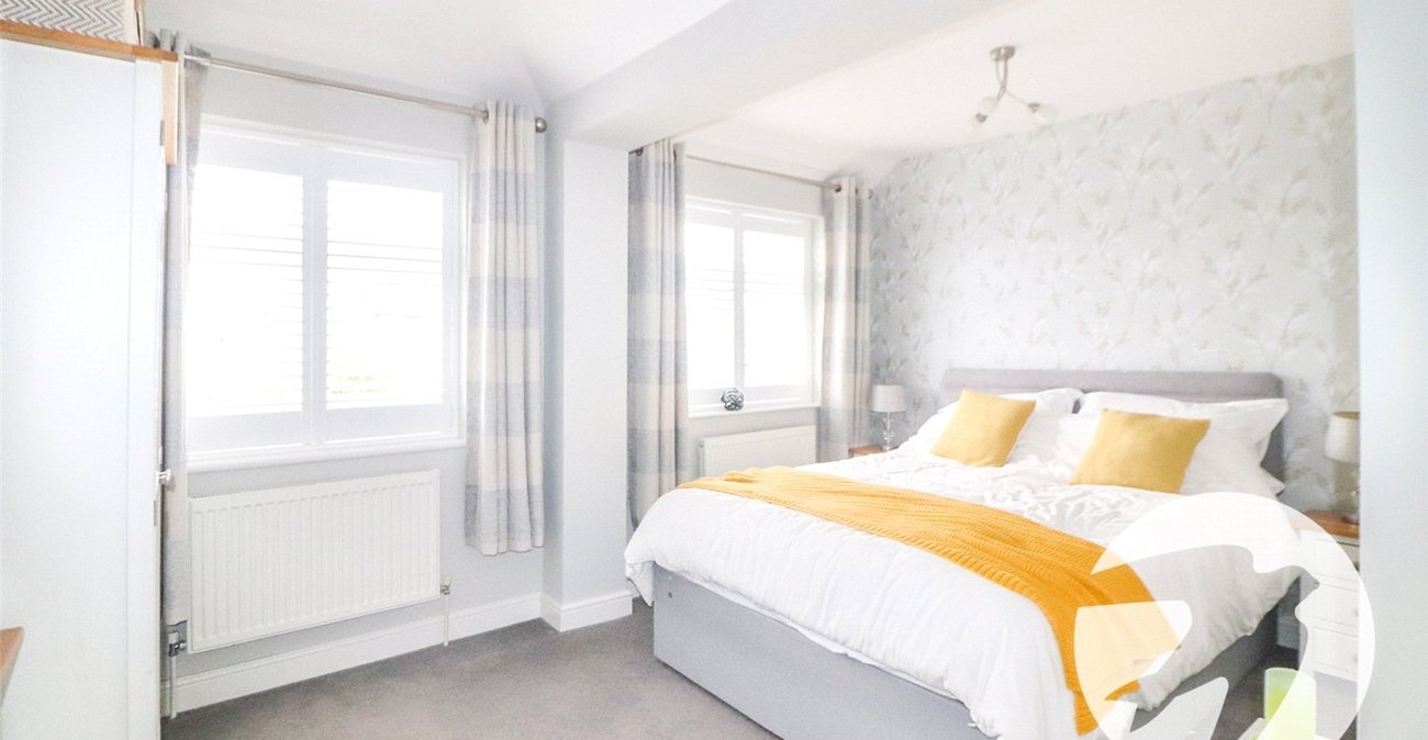 4 bedroom house for sale in Erith (Bexleyheath Borders) | Robinson Jackson