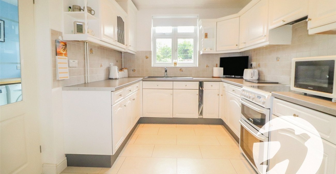 4 bedroom house for sale in Erith (Bexleyheath Borders) | Robinson Jackson
