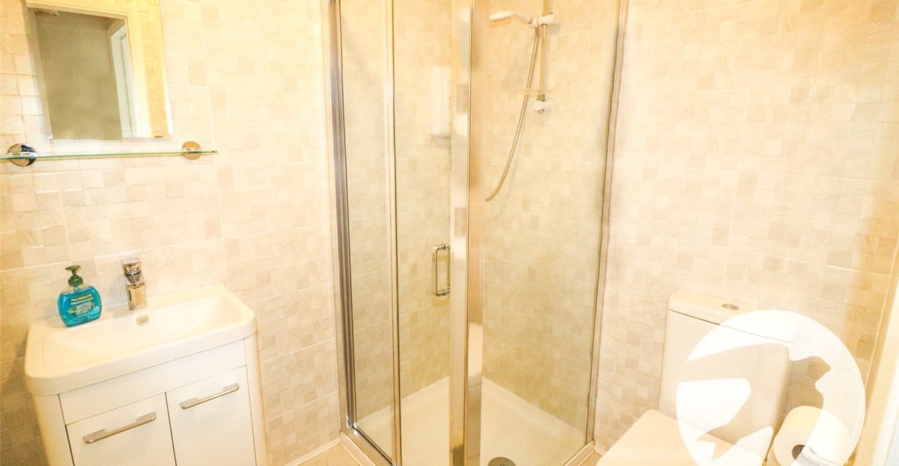 4 bedroom house for sale in Erith (Bexleyheath Borders) | Robinson Jackson