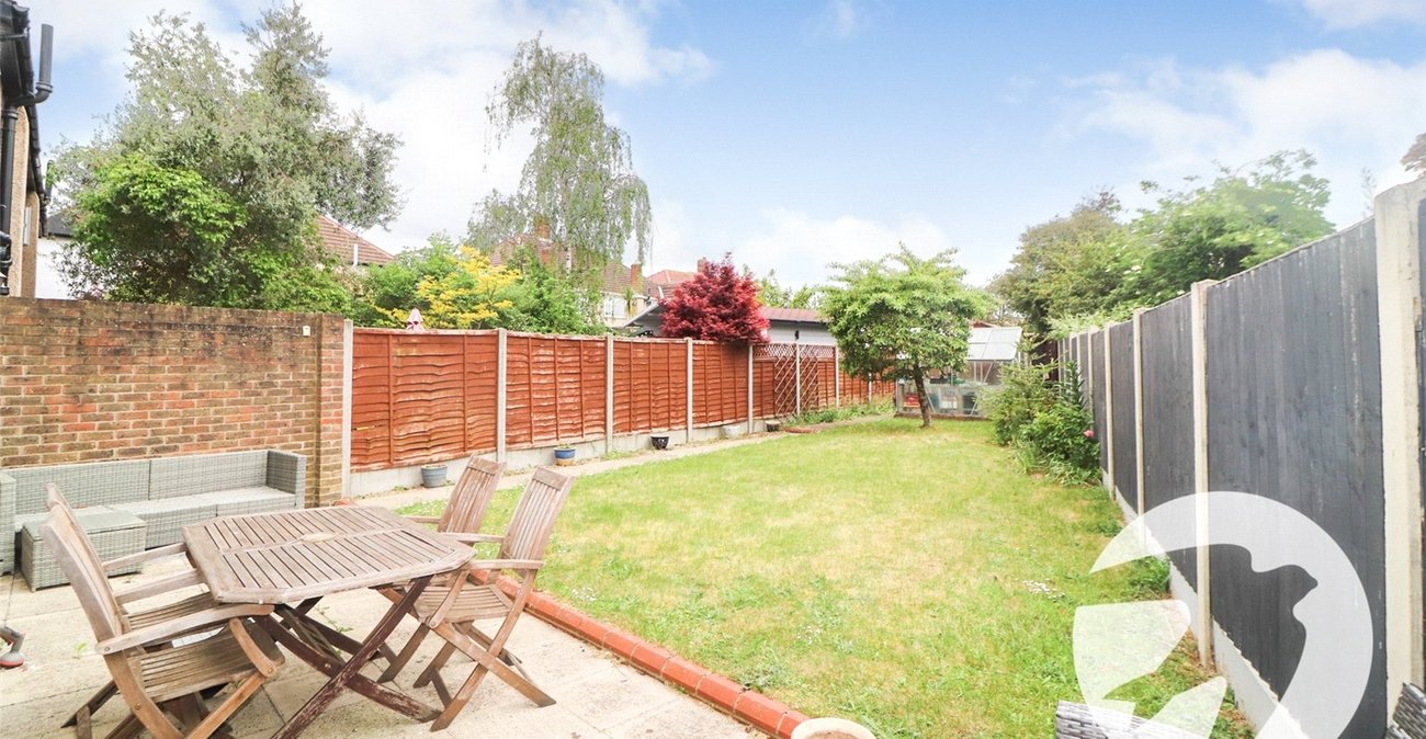 4 bedroom house for sale in Erith (Bexleyheath Borders) | Robinson Jackson
