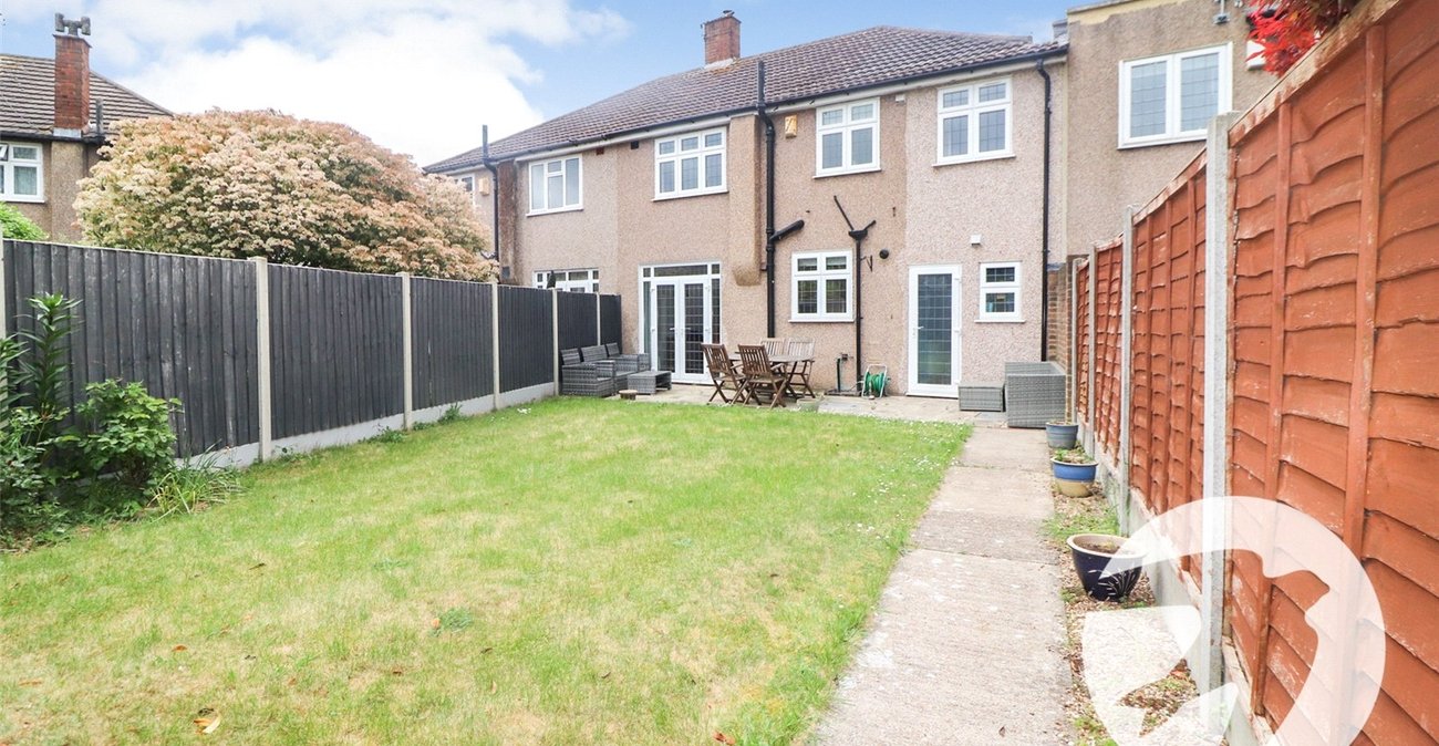 4 bedroom house for sale in Erith (Bexleyheath Borders) | Robinson Jackson