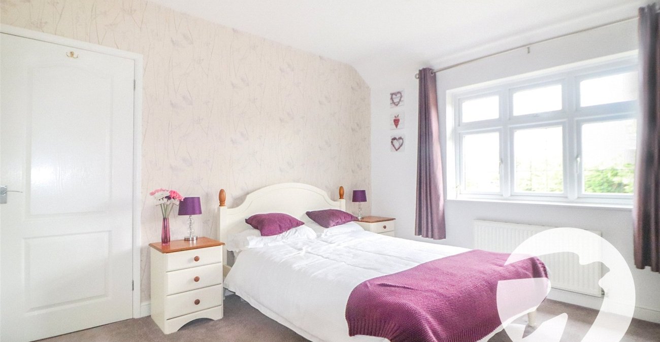 4 bedroom house for sale in Erith (Bexleyheath Borders) | Robinson Jackson
