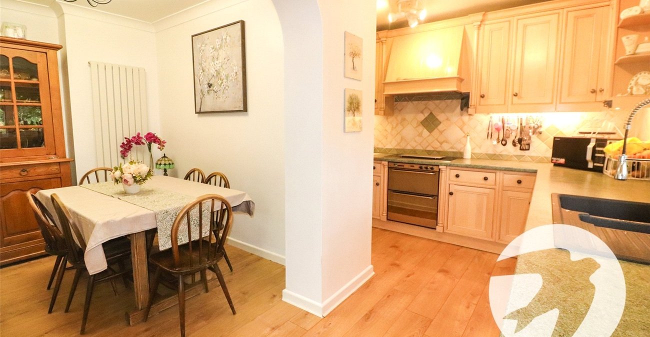4 bedroom house for sale in Erith (Bexleyheath Borders) | Robinson Jackson