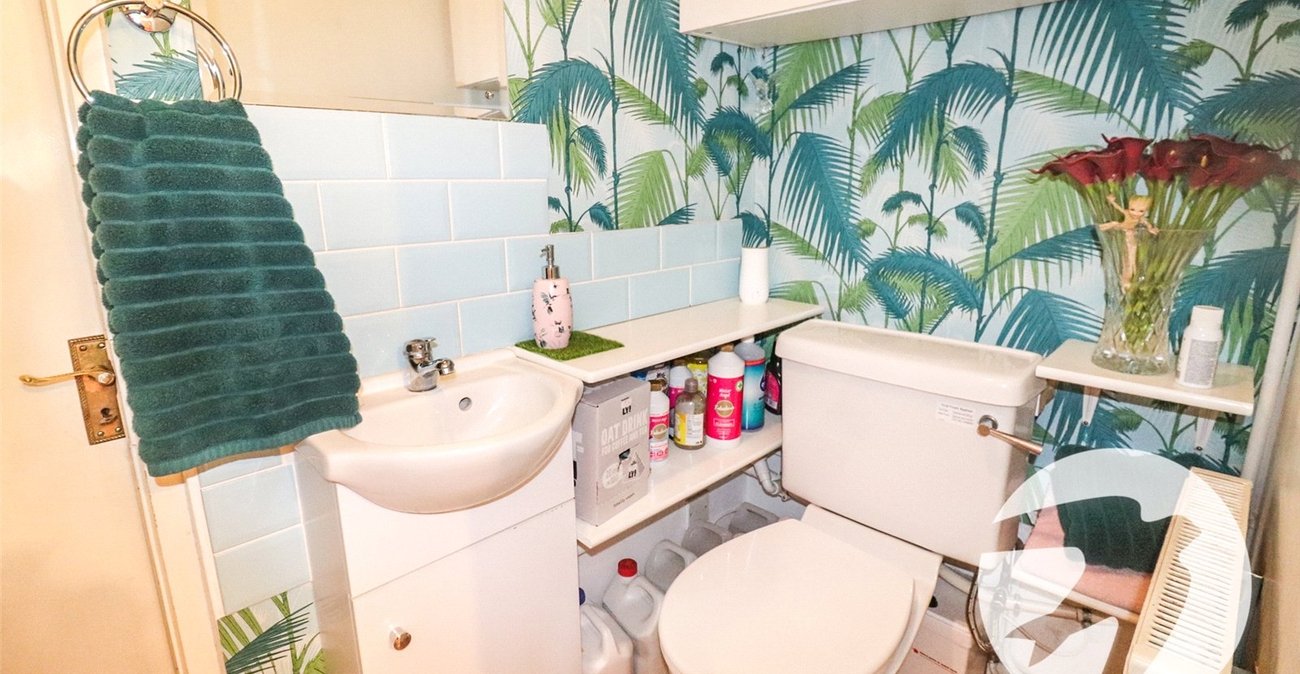 4 bedroom house for sale in Erith | Robinson Jackson