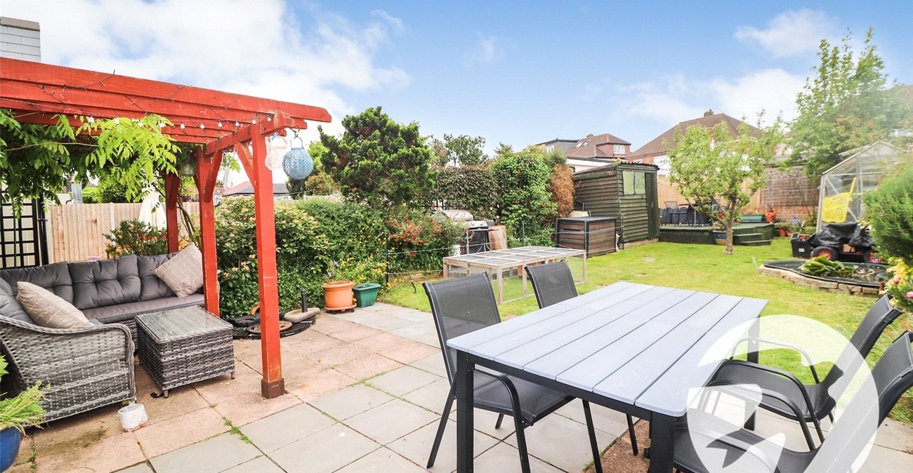 4 bedroom house for sale in Erith | Robinson Jackson