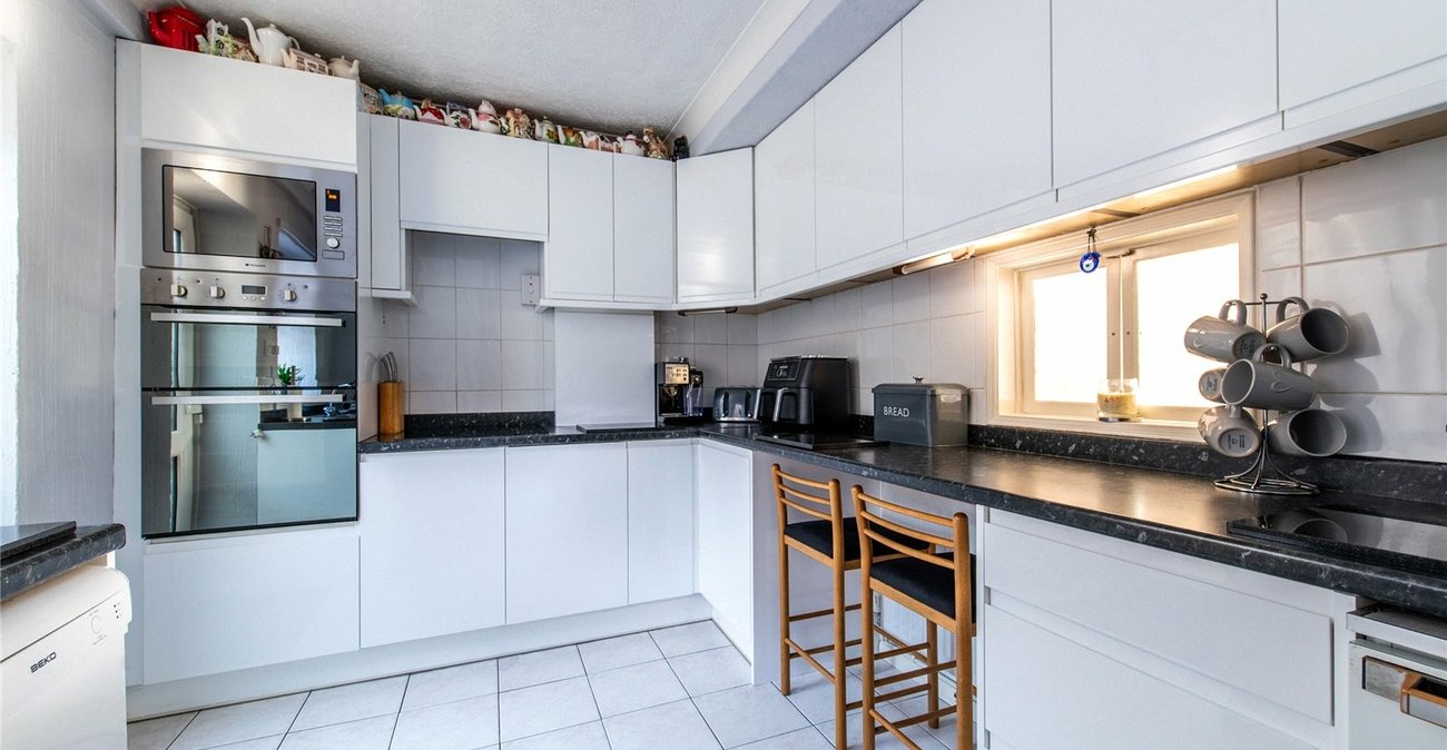 3 bedroom house for sale in Cliffe | Robinson Michael & Jackson