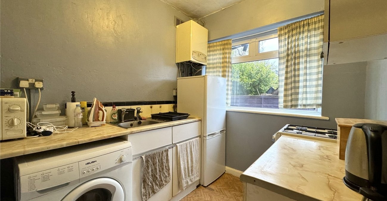 2 bedroom property for sale in London | Robinson Jackson