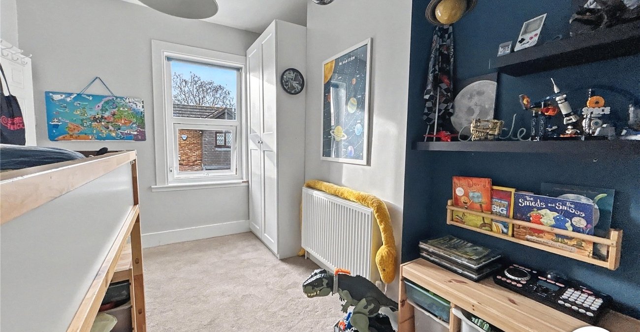 3 bedroom house for sale in Plumstead Common | Robinson Jackson