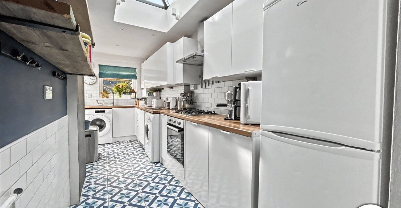 3 bedroom house for sale in Plumstead Common | Robinson Jackson