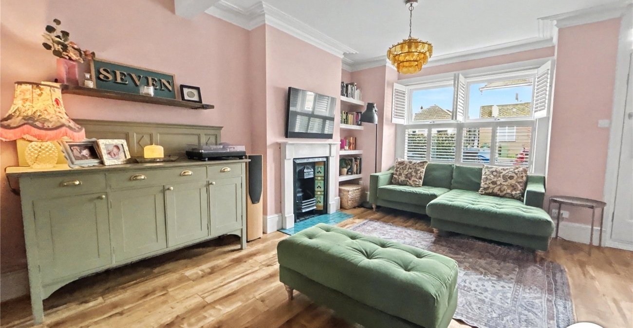 3 bedroom house for sale in Plumstead Common | Robinson Jackson