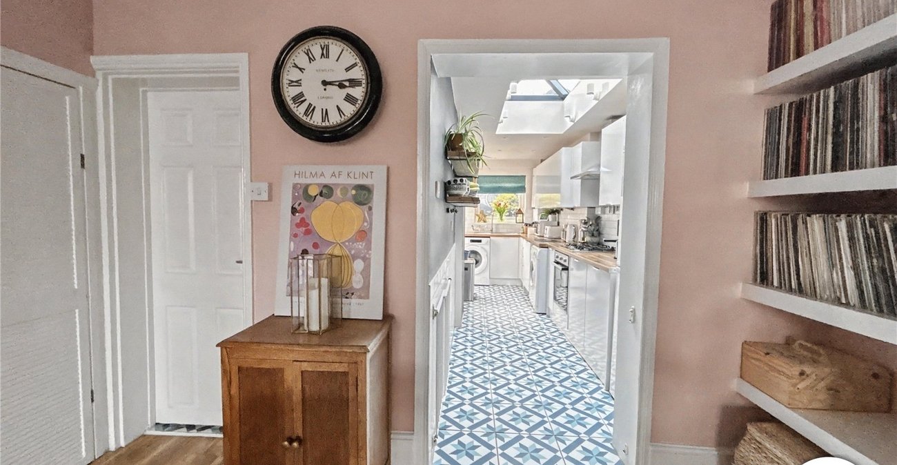 3 bedroom house for sale in Plumstead Common | Robinson Jackson