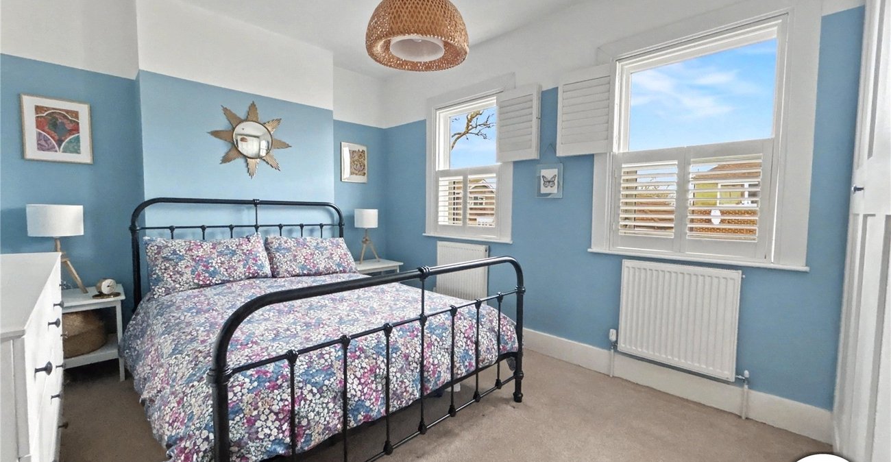 3 bedroom house for sale in Plumstead Common | Robinson Jackson