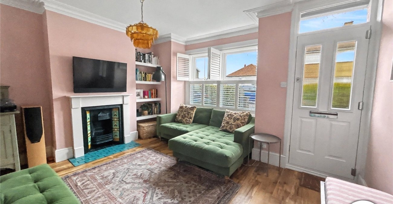 3 bedroom house for sale in Plumstead Common | Robinson Jackson