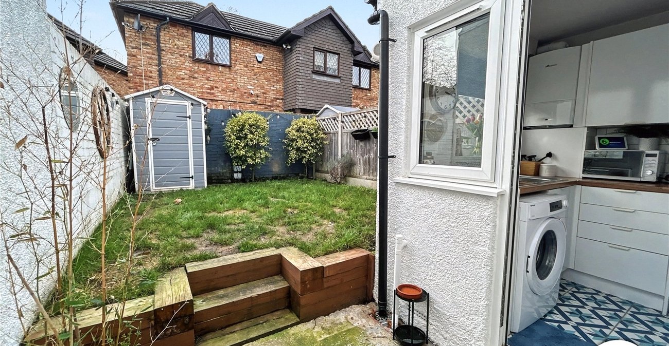 3 bedroom house for sale in Plumstead Common | Robinson Jackson